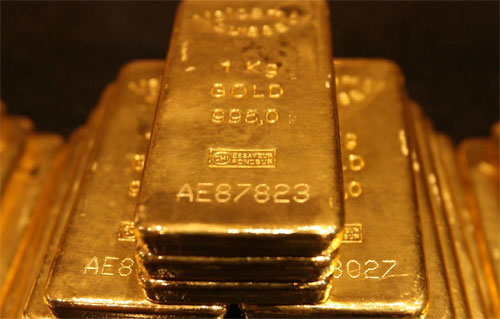 Gold stumbles; experts believe it to decline 4