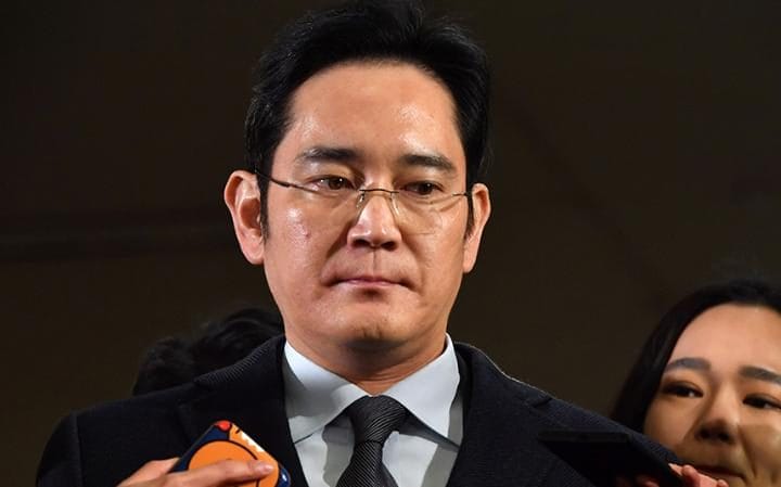 Samsung Chief LEE Arrest Under Corruption Charges 1